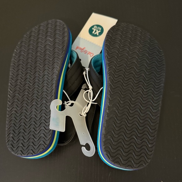 NWT Toddler Flips Flops with Back Strap - Picture 3 of 3